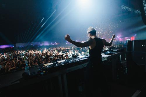 2024-12-07 Electric Sea - Justin Sonder - 08390 - online