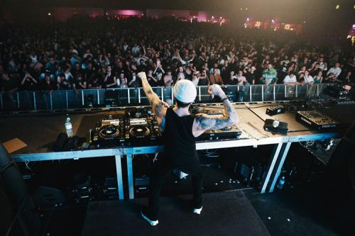 2024-12-07 Electric Sea - Justin Sonder - 08401 - online